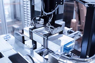 新能源汽車(chē)產(chǎn)業(yè)崛起，磁選設備電池材料除鐵助力電池行業(yè)發(fā)展